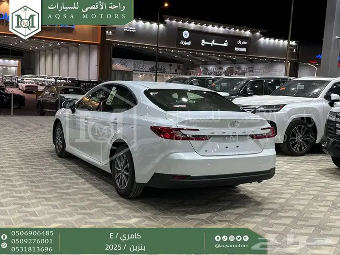 تويوتا كامري E ستاندر ابيض بنزين 2025 اقل الاسعار والاقساط 18