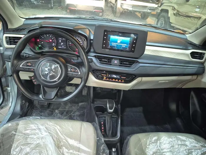 سيزوكى ديزاير استندر 2025 8