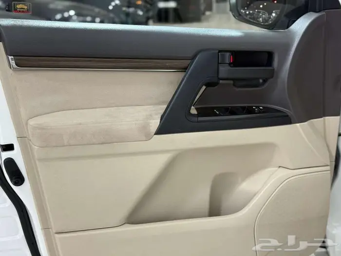 لانكروزر تورينق - 2019 - 237.000KM 7