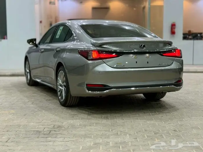 لكزس ES 300 HH موديل 2025 - عرض نهاية العام 11
