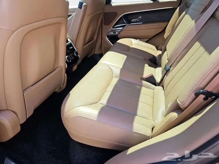 لاند روفر رنج روفر فوج 2023 بسعر لقطه 7