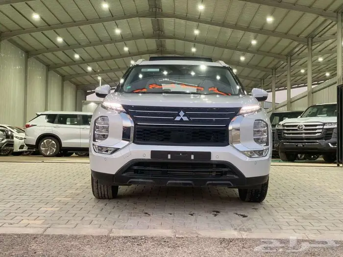 ميتسوبيشي أوتلاندر ستاندر 2024 - بانوراما 0