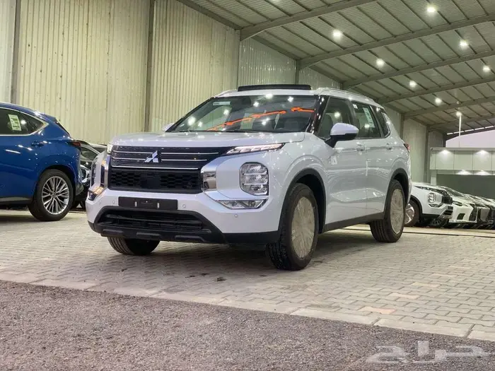 ميتسوبيشي أوتلاندر ستاندر 2024 - بانوراما 2