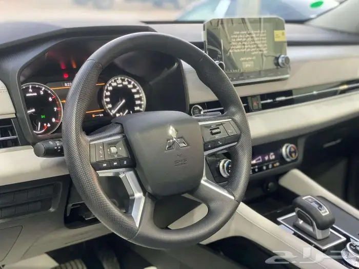 ميتسوبيشي أوتلاندر ستاندر 2024 - بانوراما 10