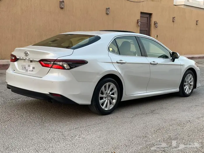 للبيع تويوتا كامري فل كامل 5