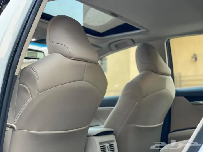 للبيع تويوتا كامري فل كامل 18