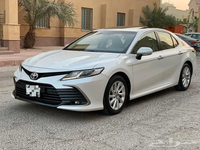 للبيع تويوتا كامري فل كامل 1