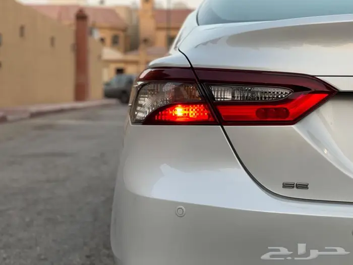 للبيع تويوتا كامري فل كامل 9