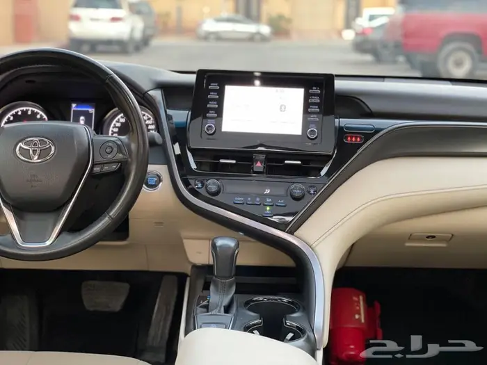 للبيع تويوتا كامري فل كامل 21