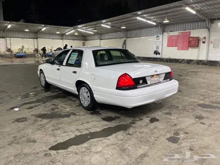 فورد فكتوريا 2006 نظيف 12