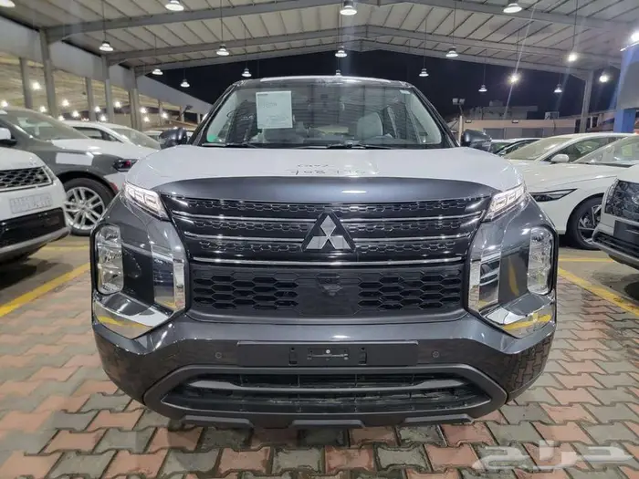 ميتسوبيشي أوتلاندر جميع الفئات 2025 1