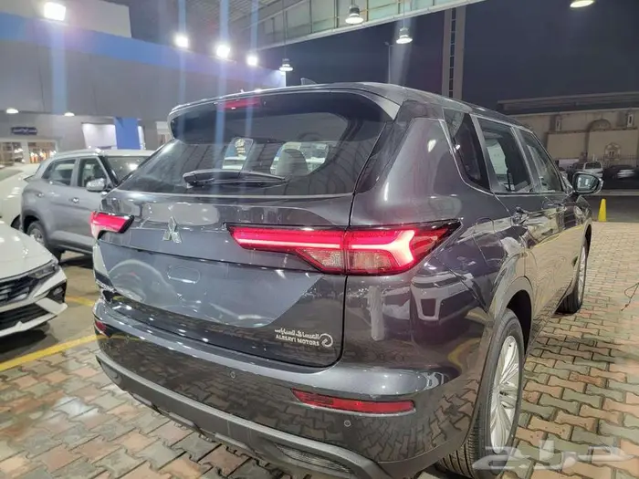 ميتسوبيشي أوتلاندر جميع الفئات 2025 19