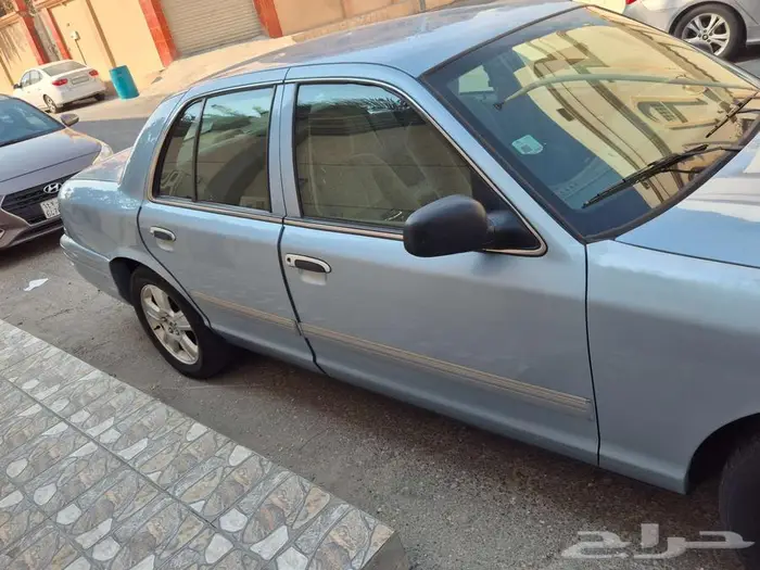 فورد كراون فيكتوريا 2010 3