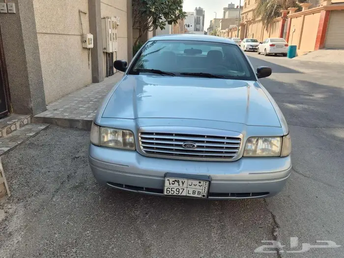 فورد كراون فيكتوريا 2010 2