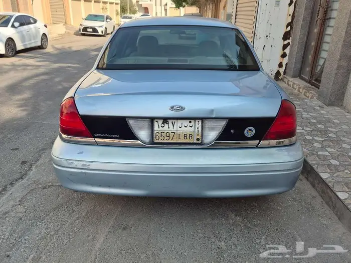 فورد كراون فيكتوريا 2010 6