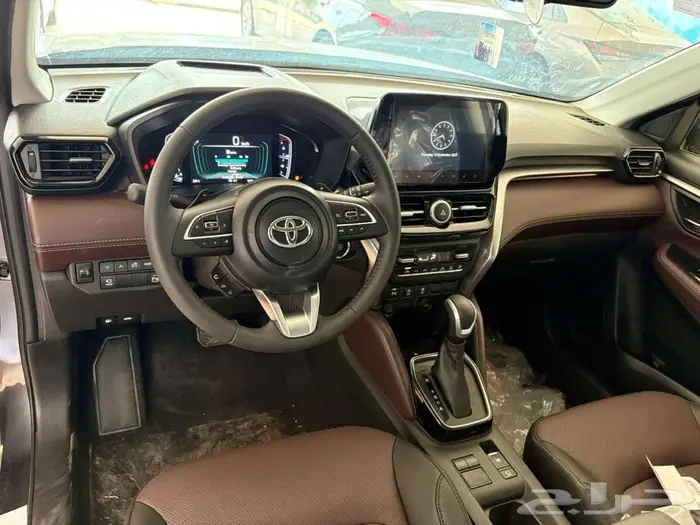 تويوتا اوربان كروزر GLX فل كامل 2026 7