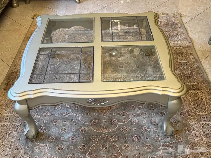 طقم كنب فاخر في صالة المنزل (3 صوفه 4 مفرد   2nطاولة شاي( 5