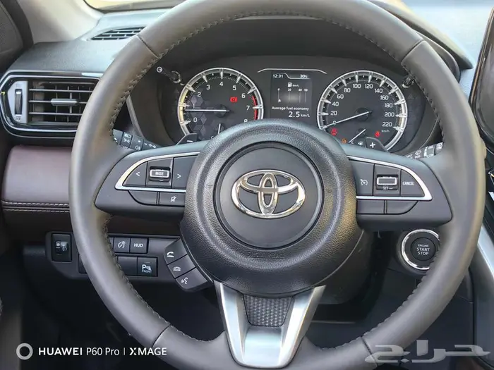 تويوتا اوربان كروزرGLXموديل 2025 13