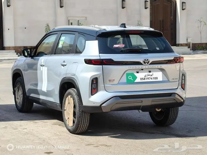 تويوتا اوربان كروزرGLXموديل 2025 5