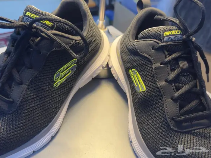 حذاء رياضي سكيتشرز مقاس 41 7