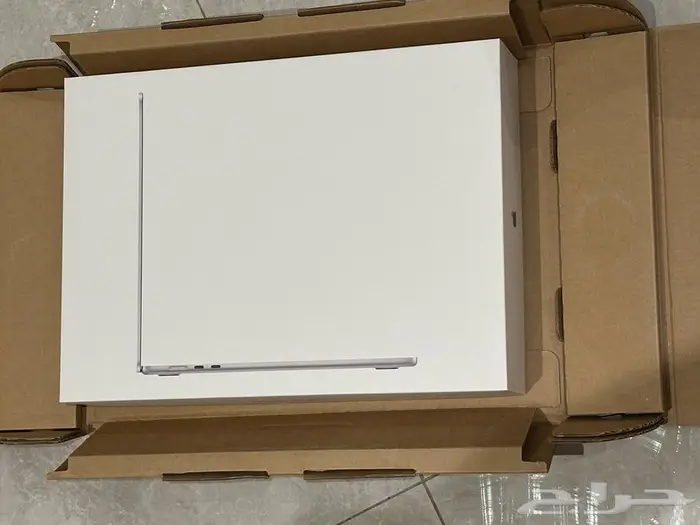 ماك بوك اير M4 شاشة مقاس 15 3 6