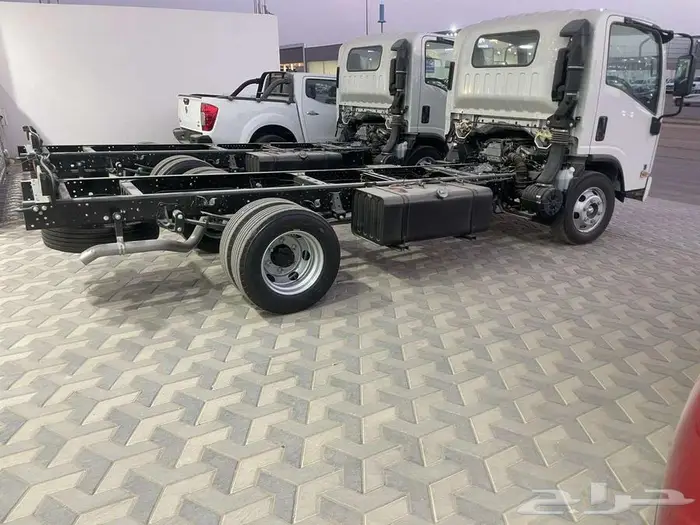 ايسوزو 4 طن قصير و طويل 2025 4