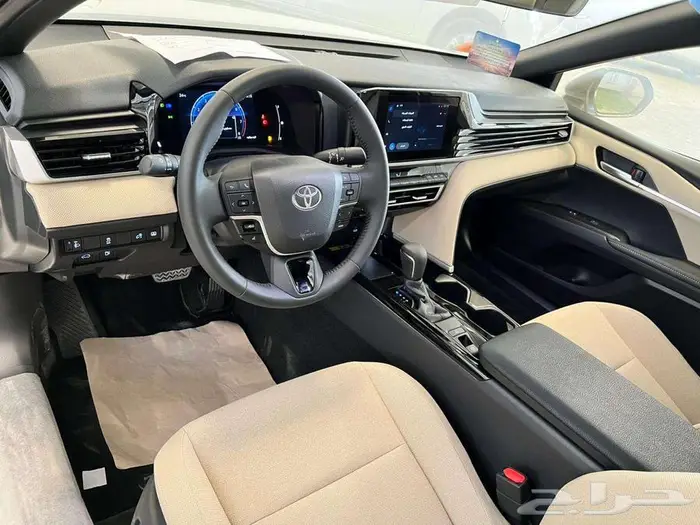 كامري LE بانوراما أبيض بنزين وهايبرد 2025 جميع الالوان 19