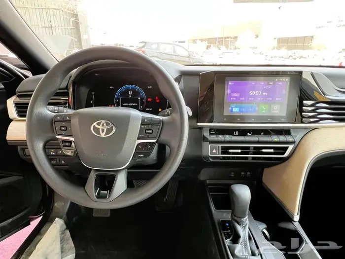 تويوتا كامري E بنزين 2025 اقل سعر اقساط او كاش 4