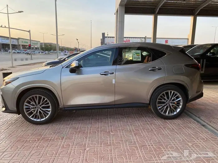 لكزس NX 350 نص فل بريمي موديل 2025 3