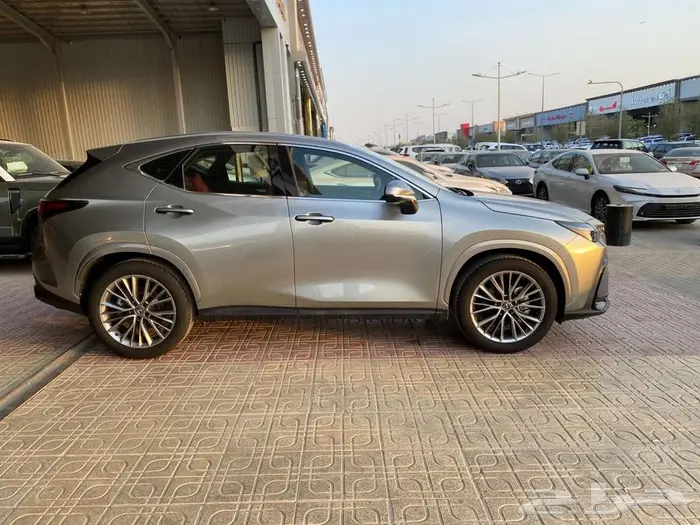 لكزس NX 350 نص فل بريمي موديل 2025 4