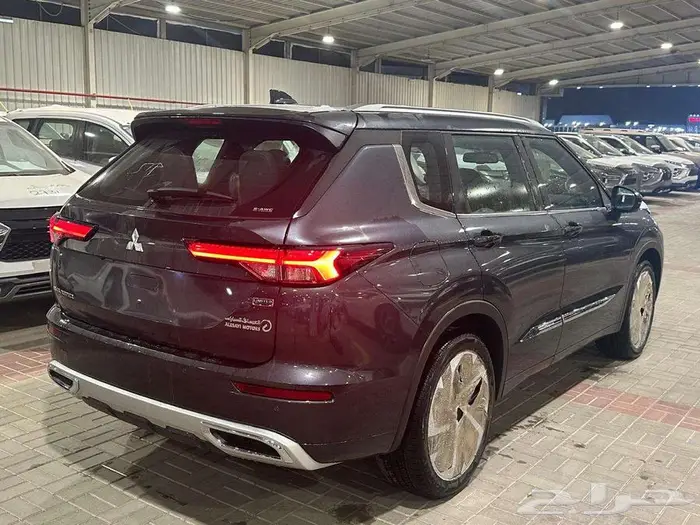 متسوبيشي اوتلاندر فل 2025 بريميوم 5