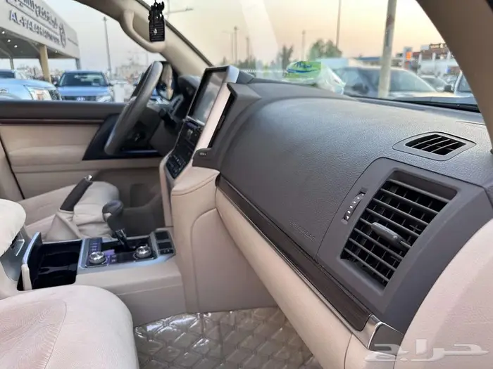تويوتا لاندكروزر GXR خليجي 2021 25