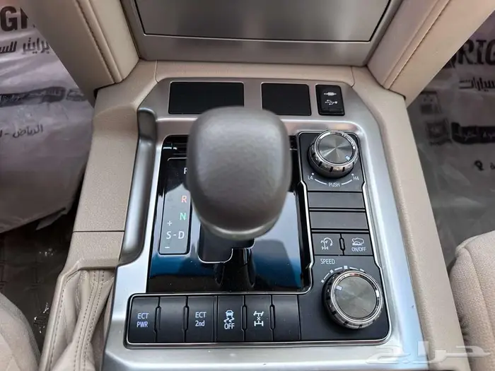 تويوتا لاندكروزر GXR خليجي 2021 11