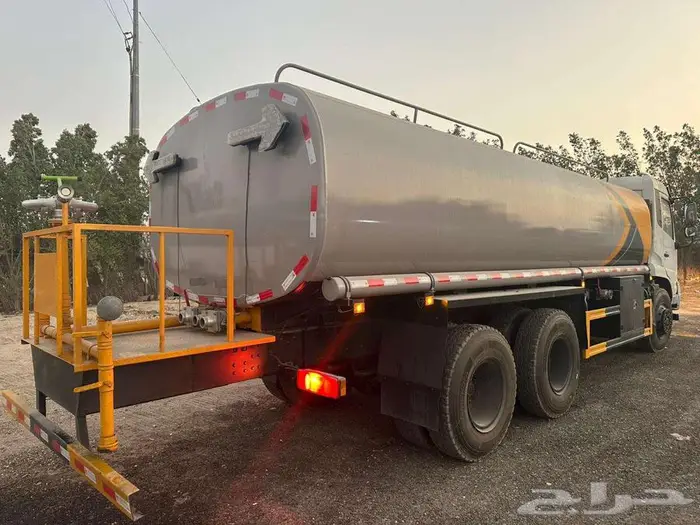 تاجير باصات وقلابات ووايتات مياه وبيك اب 11