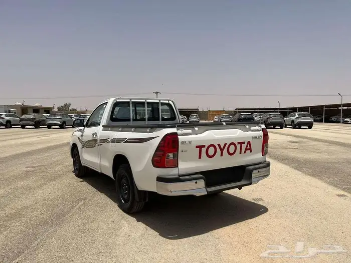 هايلوكس غمارة GLX بانزين 2025 نقد وتقسيط 3