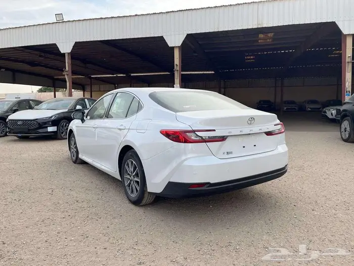 كامري E 2025 نقد وتقسيط 3