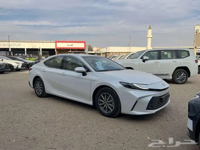 كامري E 2025 نقد وتقسيط 1