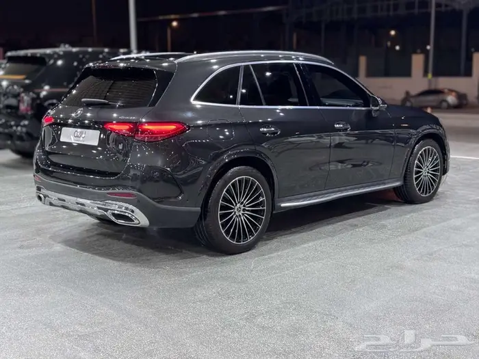 مرسيدس بنز GLC200 موديل 2024 3