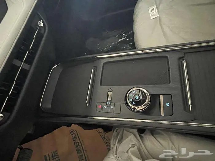 فورد تورس ترند 2025 بنوك وكاش 10