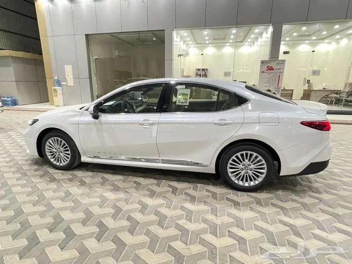 تويوتا كامري ال اي 2025 بنزين سعودي - كاش و اقساط 4