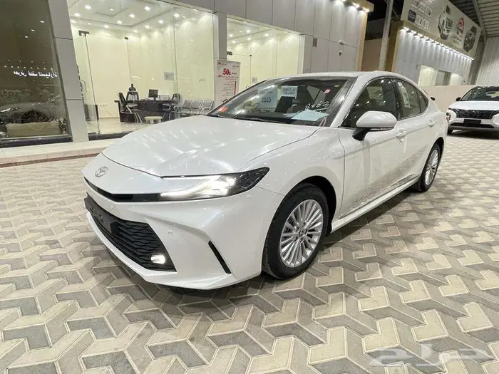 تويوتا كامري ال اي 2025 بنزين سعودي - كاش و اقساط 0