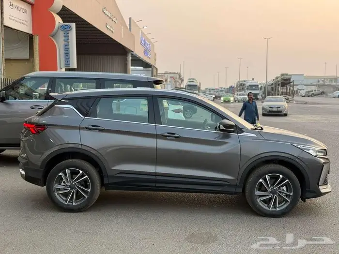 جيلي كولراي 2025 أستندر GL كاش او اقساط عرض خاص 13