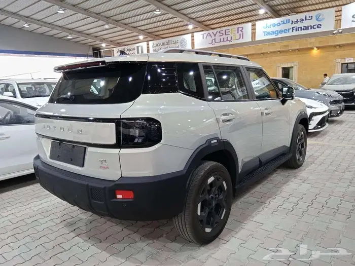 جيتور T1 لاكجري 2025 18