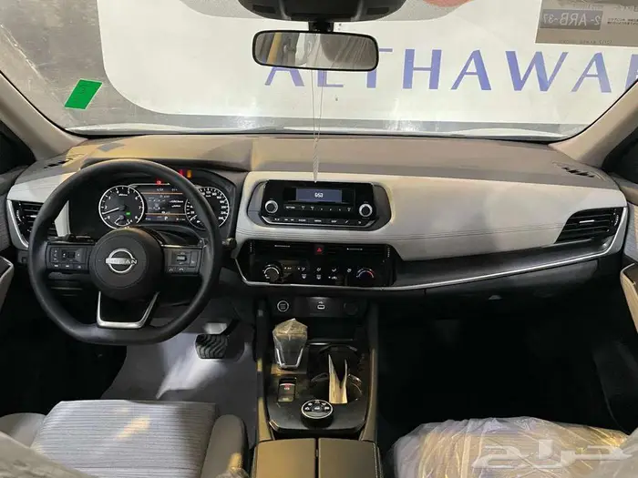 نيسان اكس تريل ستاندر دبل 5 راكب ابيض واسمنتي 2026 8