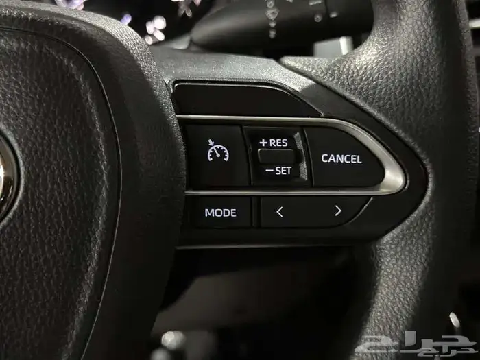 تويوتا انوفا بنزين موديل 2026 16