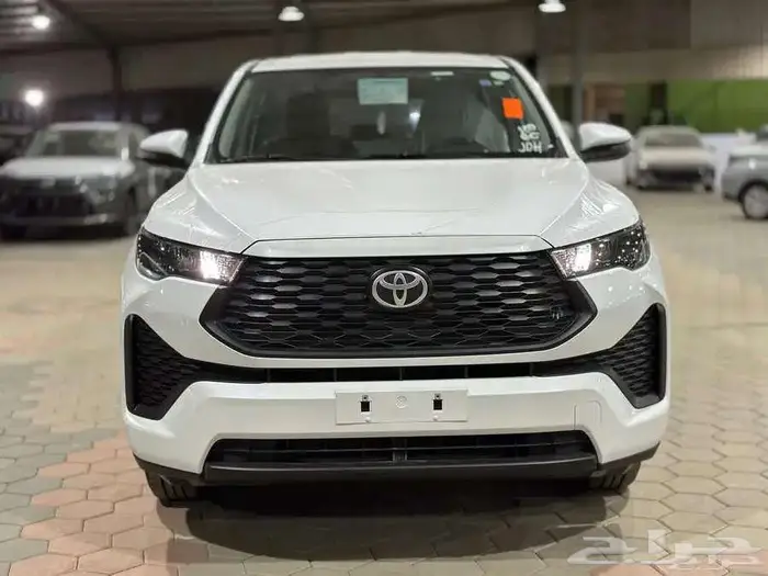 تويوتا انوفا بنزين موديل 2026 1