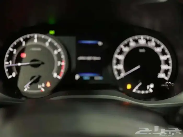 تويوتا انوفا بنزين موديل 2026 15