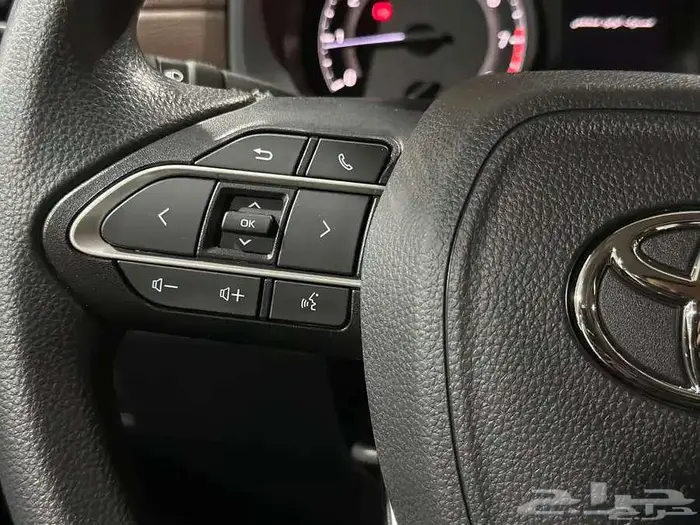 تويوتا انوفا بنزين موديل 2026 9