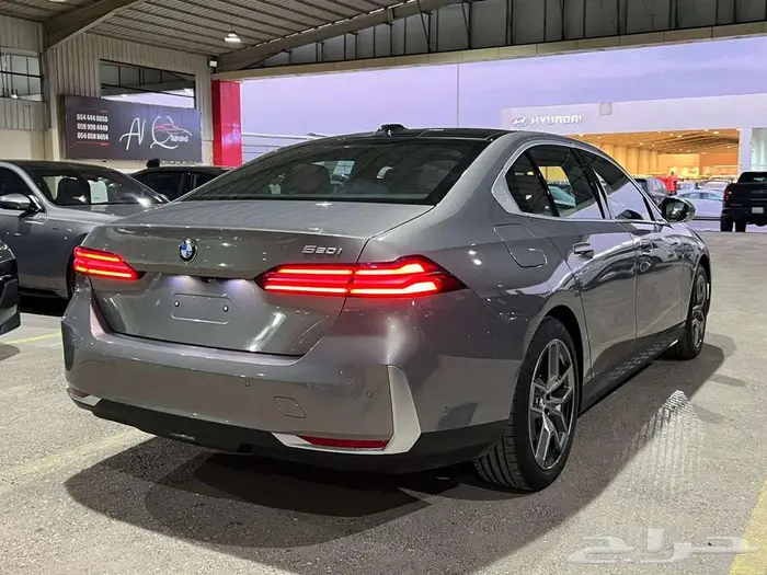 BMW 520i 2025 استلام فوري سعر مميز 14