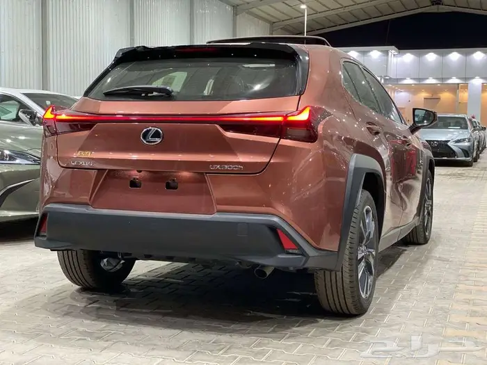 لكزس UX 300 H فل كامل هايبرد 2024 - عرض نهايه العام 10